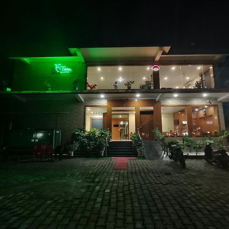 Tierra Hotel Cum Restaurant Kaziranga Exterior photo