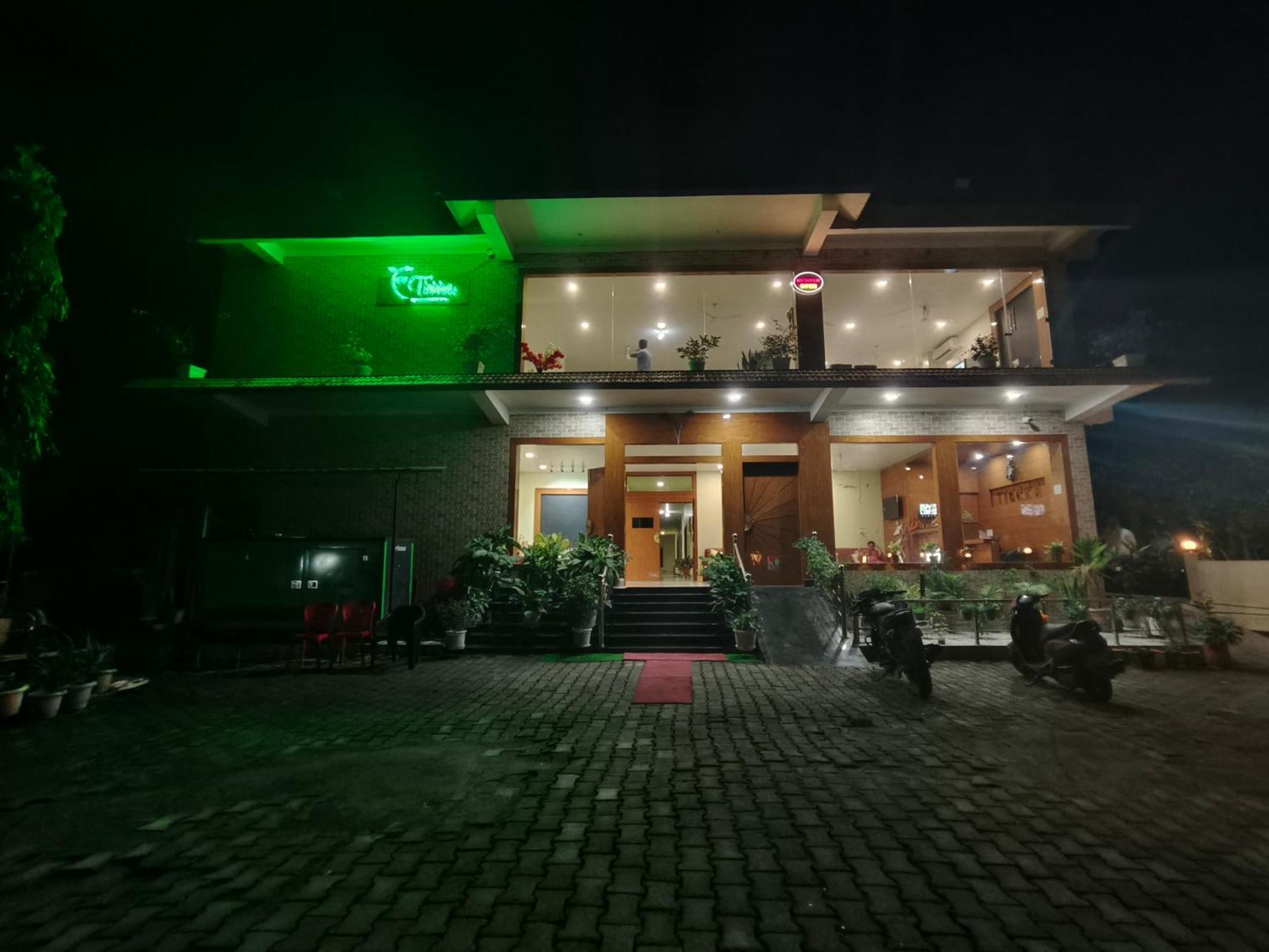 Tierra Hotel Cum Restaurant Kaziranga Exterior photo